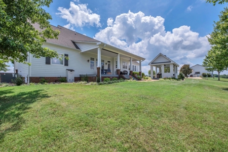 Private Country Home In Tennessee With Shop, Pond, Fencing - image 36