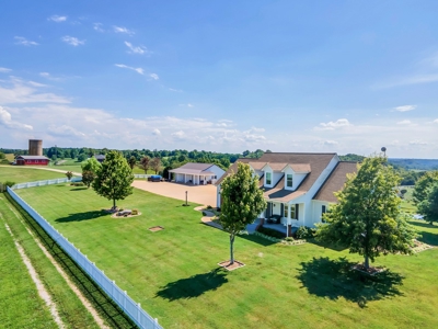 Private Country Home In Tennessee With Shop, Pond, Fencing - image 43