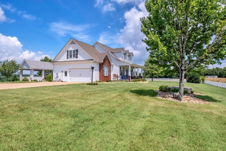 Private Country Home In Tennessee With Shop, Pond, Fencing - image 3