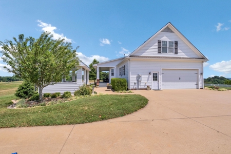 Private Country Home In Tennessee With Shop, Pond, Fencing - image 35