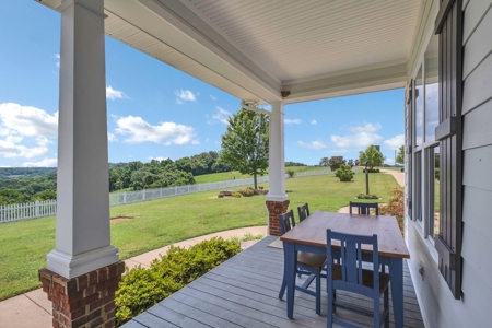 Private Country Home In Tennessee With Shop, Pond, Fencing - image 3