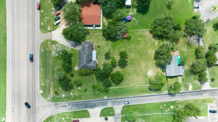 Commercial Hard Corner Lot In Calallen, Texas - image 3