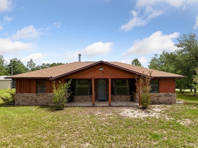 Cozy Ranch Home On 2 Acres In Morriston, Fl - image 1
