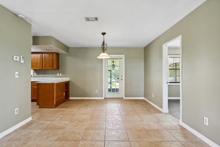 Cozy Ranch Home On 2 Acres In Morriston, Fl - image 5