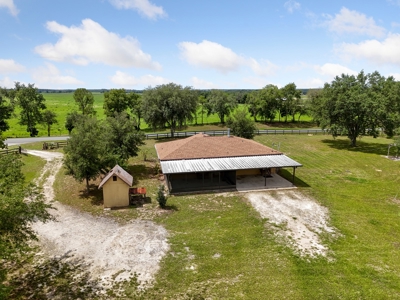 Cozy Ranch Home On 2 Acres In Morriston, Fl - image 25