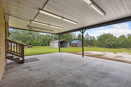 Cozy Ranch Home On 2 Acres In Morriston, Fl - image 18