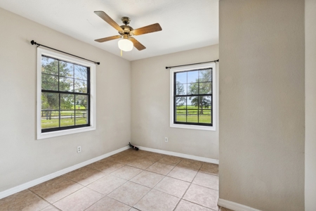 Cozy Ranch Home On 2 Acres In Morriston, Fl - image 13