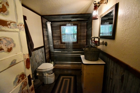 East TX Sustainable Solar Off Grid Barndominium with Land - image 23