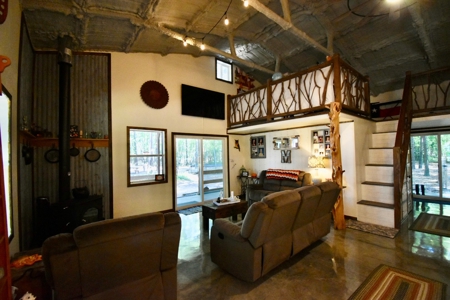 East TX Sustainable Solar Off Grid Barndominium with Land - image 19