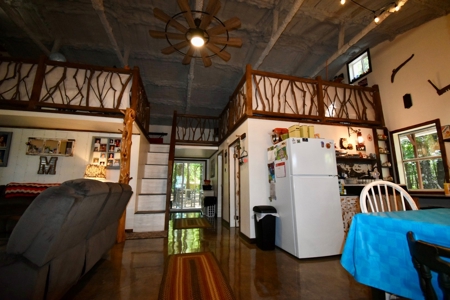East TX Sustainable Solar Off Grid Barndominium with Land - image 18