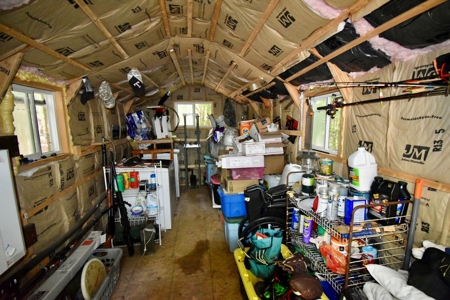 East TX Sustainable Solar Off Grid Barndominium with Land - image 42