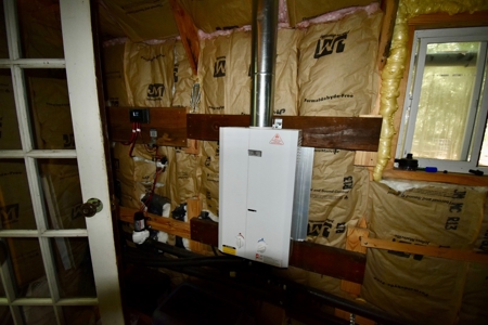 East TX Sustainable Solar Off Grid Barndominium with Land - image 43