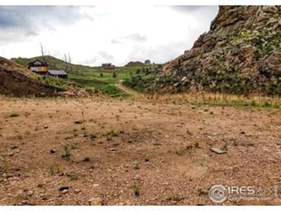 Camp or Build on Your Secluded Lot - image 13