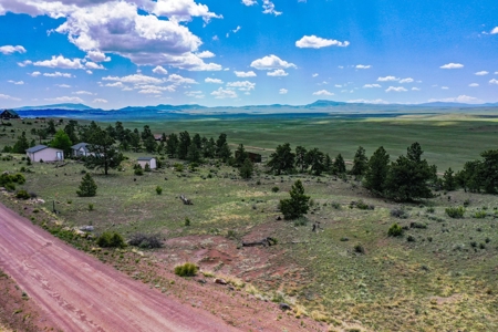 Mountain Oasis In Ranch Of The Rockies - image 13