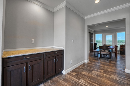 3 Guns Ranch - Exceptional 691-Acre High Fence Property - image 19