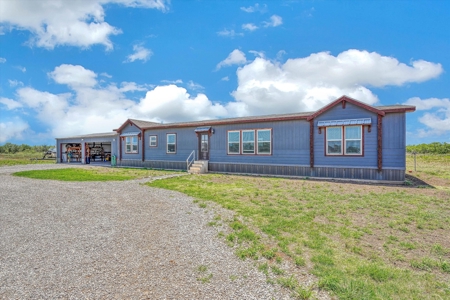 3 Guns Ranch - Exceptional 691-Acre High Fence Property - image 16