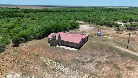 3 Guns Ranch - Exceptional 691-Acre High Fence Property - image 5