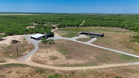 3 Guns Ranch - Exceptional 691-Acre High Fence Property - image 3