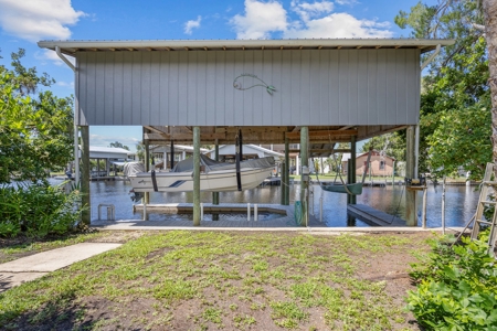 Suwannee Water Front Home For Sale - image 10