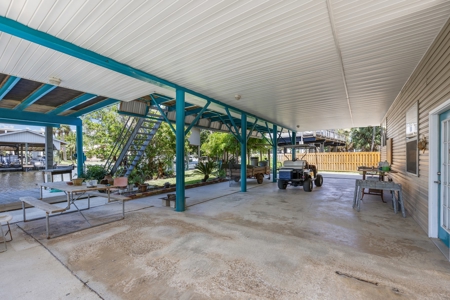 Suwannee Water Front Home For Sale - image 34