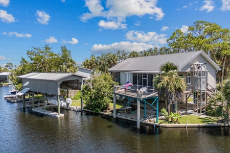 Suwannee Water Front Home For Sale - image 1