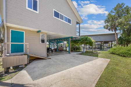 Suwannee Water Front Home For Sale - image 9