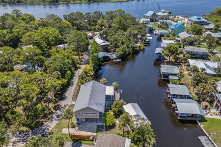 Suwannee Water Front Home For Sale - image 6