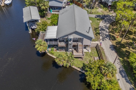 Suwannee Water Front Home For Sale - image 4