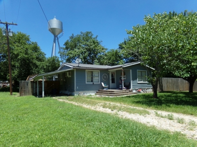 Home in Country Town, NE TX, Red River County, Detroit TX - image 1