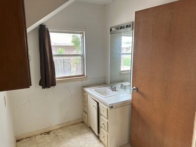 3-Bed, 2 Bath Home for Sale, Clinton, OK, Custer County - image 6