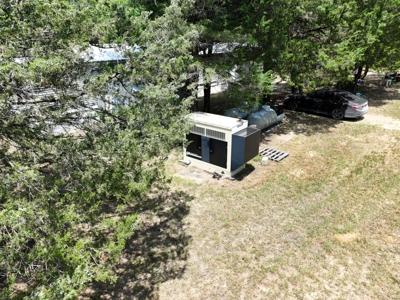 Fairfield, TX: Off-Grid Hunting Retreat - image 18