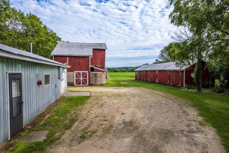 19+/- Acre 4 bedroom Hobby Farm Online Only - image 44