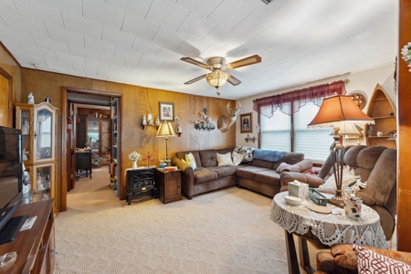 19+/- Acre 4 bedroom Hobby Farm Online Only - image 12