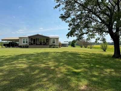 Home / Farm With Land, Pond, And Barn In Tennessee - image 2