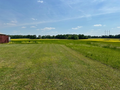 Home / Farm With Land, Pond, And Barn In Tennessee - image 38