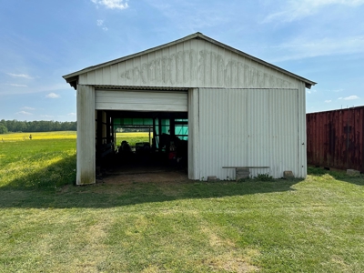 Home / Farm With Land, Pond, And Barn In Tennessee - image 42