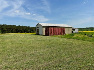 Home / Farm With Land, Pond, And Barn In Tennessee - image 41