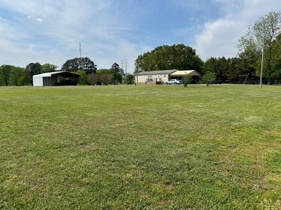 Home / Farm With Land, Pond, And Barn In Tennessee - image 47