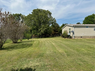 Home / Farm With Land, Pond, And Barn In Tennessee - image 34