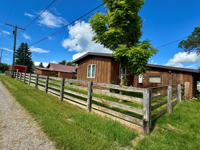 Country Vibes on the outskirts of the beautiful Lewistown MT - image 7