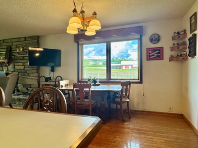 Country Vibes on the outskirts of the beautiful Lewistown MT - image 21