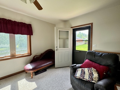 Country Vibes on the outskirts of the beautiful Lewistown MT - image 41