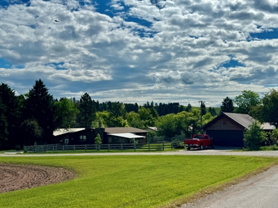 Country Vibes on the outskirts of the beautiful Lewistown MT - image 1