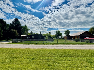 Country Vibes on the outskirts of the beautiful Lewistown MT - image 4
