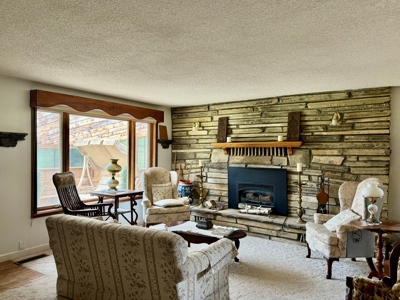 Country Vibes on the outskirts of the beautiful Lewistown MT - image 31
