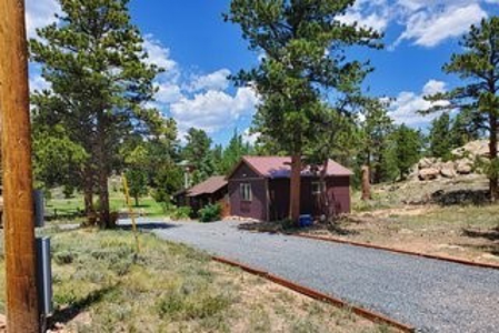 Northern Colorado Mountain Cabin - image 3