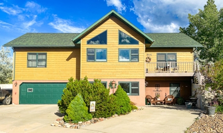 Large Family Home Overlooking Glasgow Mt - image 49