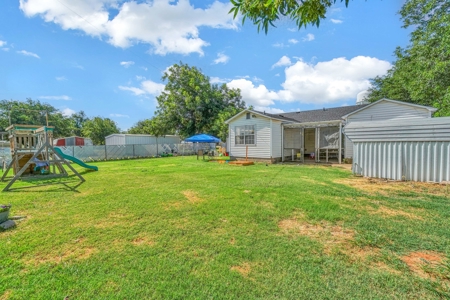 Country Home For Sale in Quanah, Texas - image 18