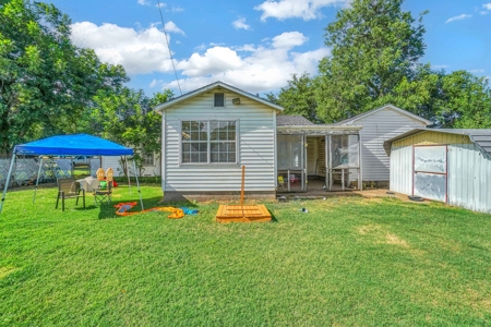 Country Home For Sale in Quanah, Texas - image 19