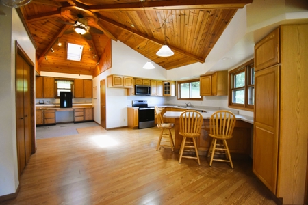 Country Contemporary on 2.12 Secluded Surveyed Acres - image 8
